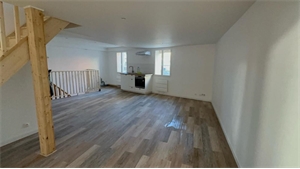 maison-villa à la location -   02470  NEUILLY-SAINT-FRONT, surface 109 m2 location maison-villa - APR585851